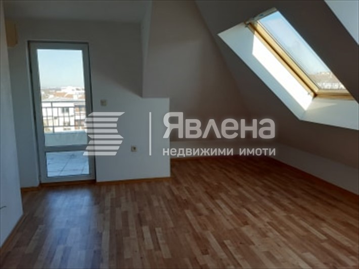 Спалня втора