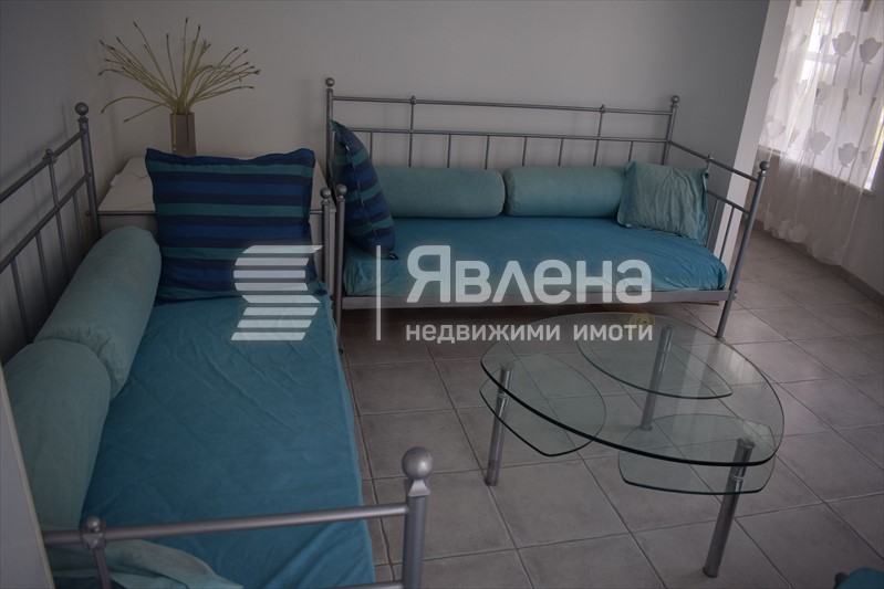 Студио - къща за гости