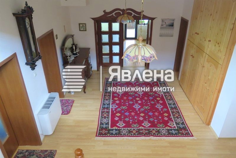 Вестибюл