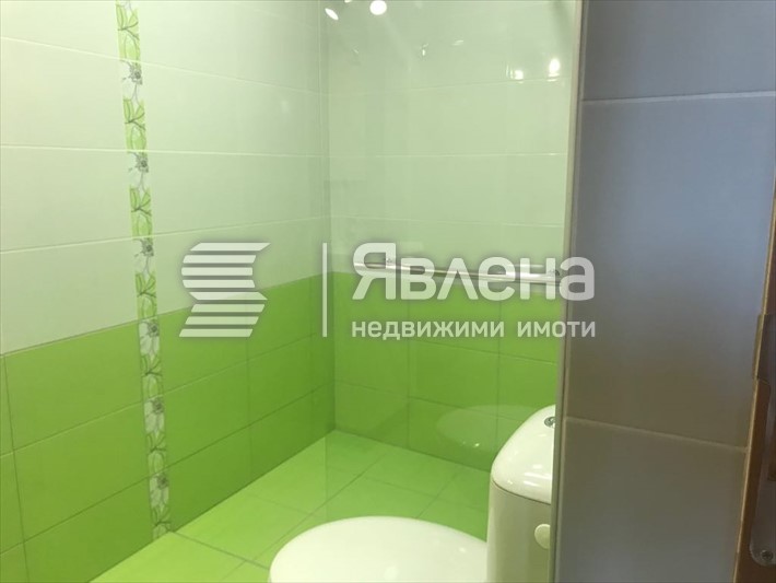 Баня с тоалетна