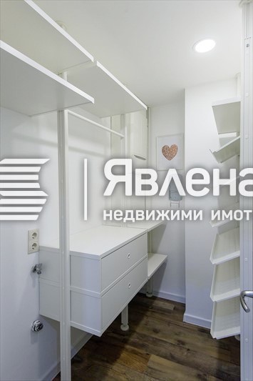 гардеробно