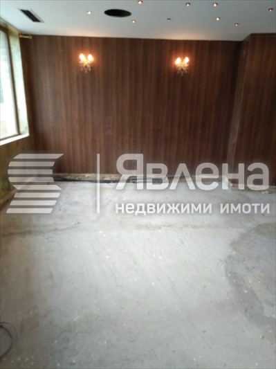 търговска зала