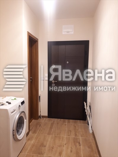 вход