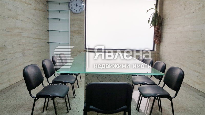 офис със заседателна зала залата е безплатназа ползване към офиса