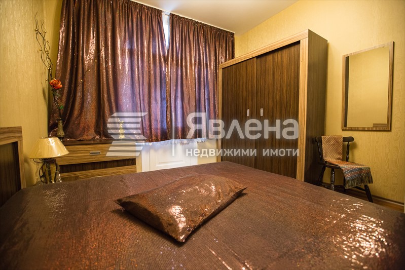 трета спалня