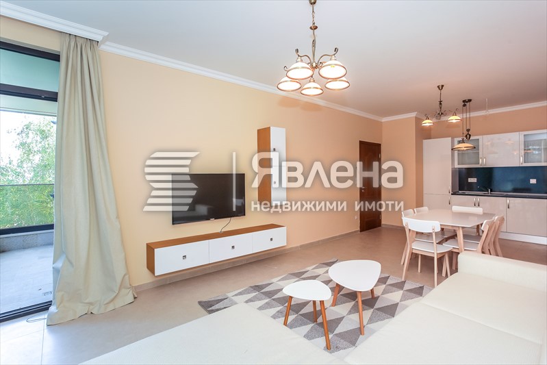 хол 3