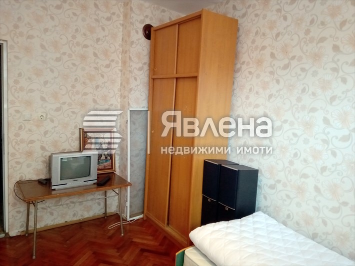 Спалня 2