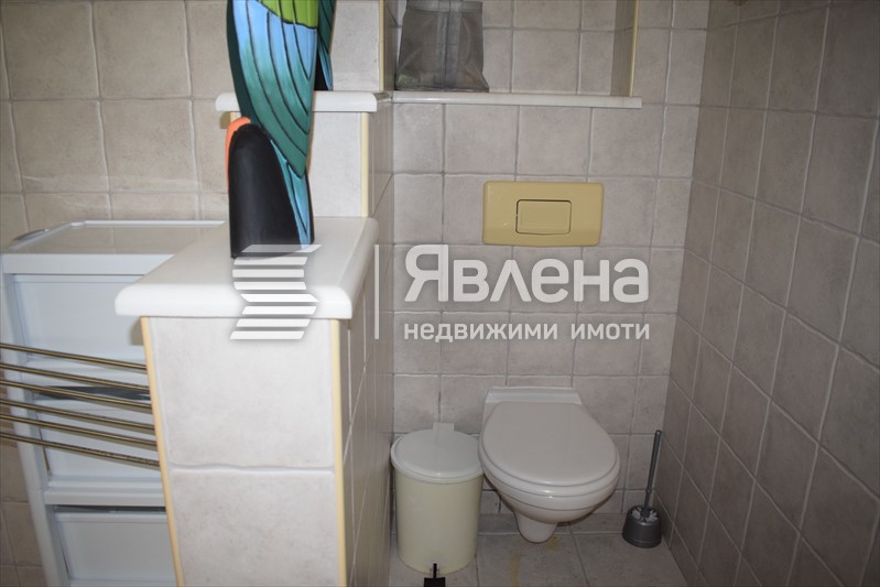 Тоалетна - къща за гости