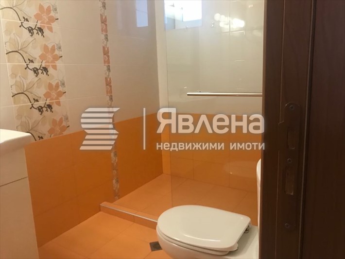 Баня с тоалетна