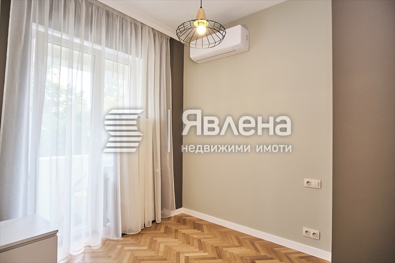 Самостоятелна стая
