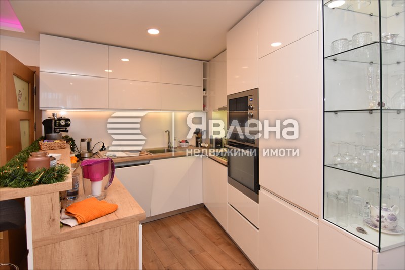 Кухненски бокс