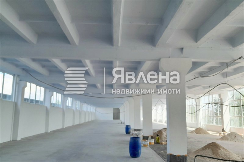 В В