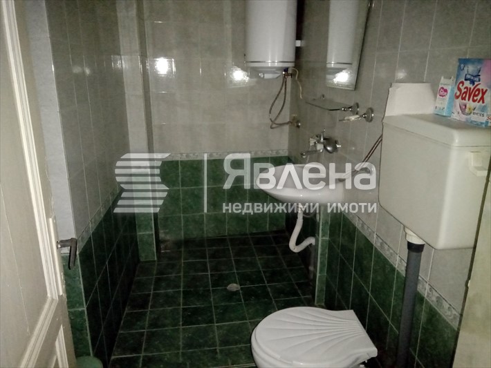 Баня с тоалетна