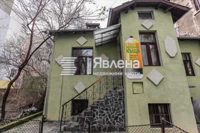 Зелената къща в центъра 1 Зелена къща в центъра