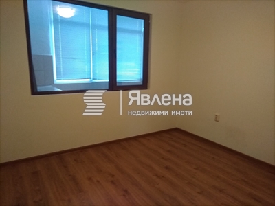 Тристаен в Центъра