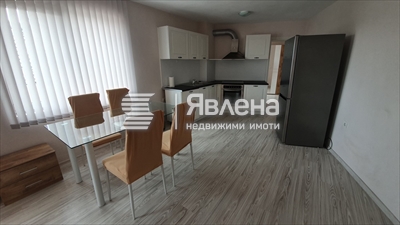 кухня с трапезария