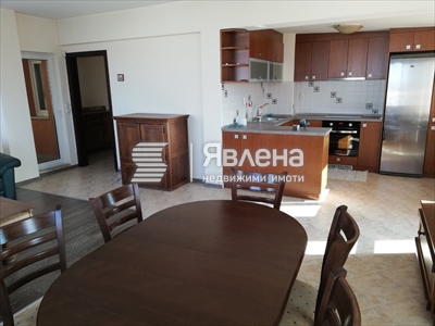 кухня с трапезария